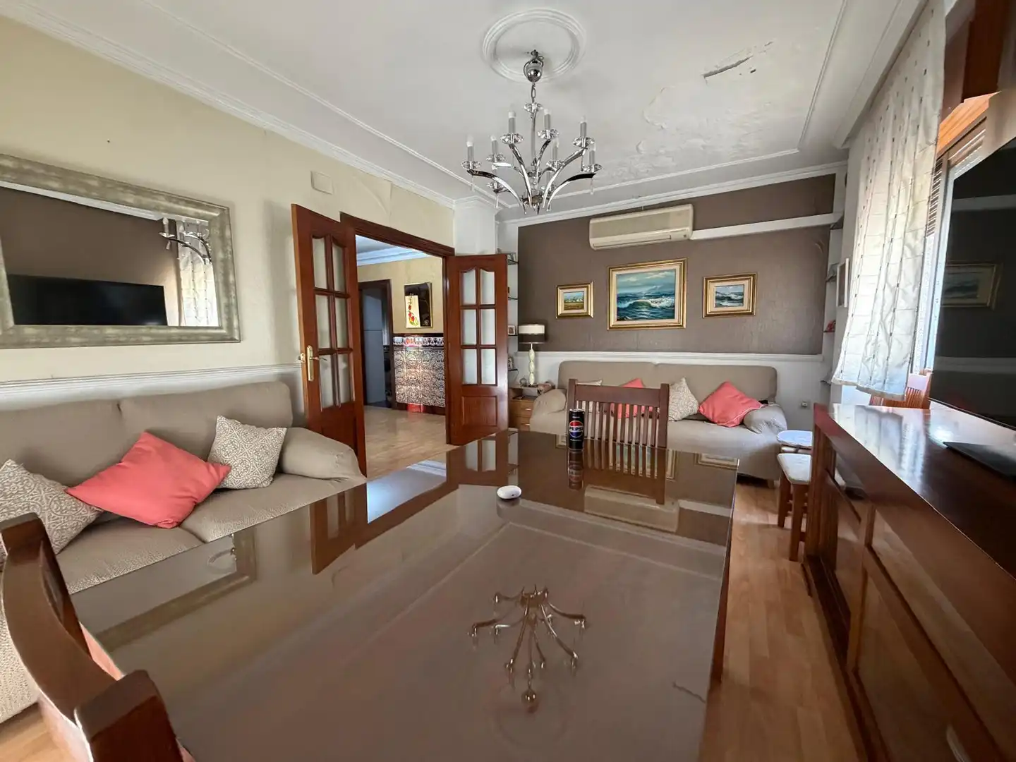Wohnzimmer von Maisonette zum Verkauf in Peligros mit Klimaanlage, Terrasse und Ofen