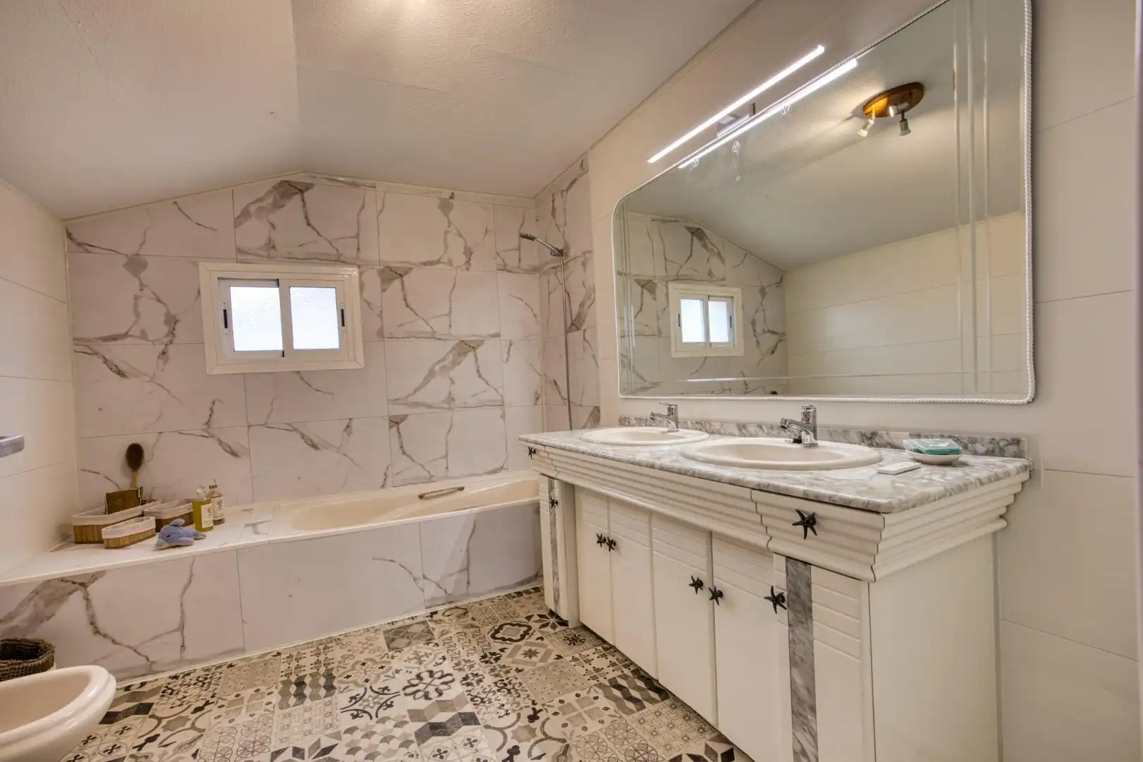 Badezimmer von Haus oder Chalet zum Verkauf in Mutxamel mit Klimaanlage, Heizung und Privatgarten
