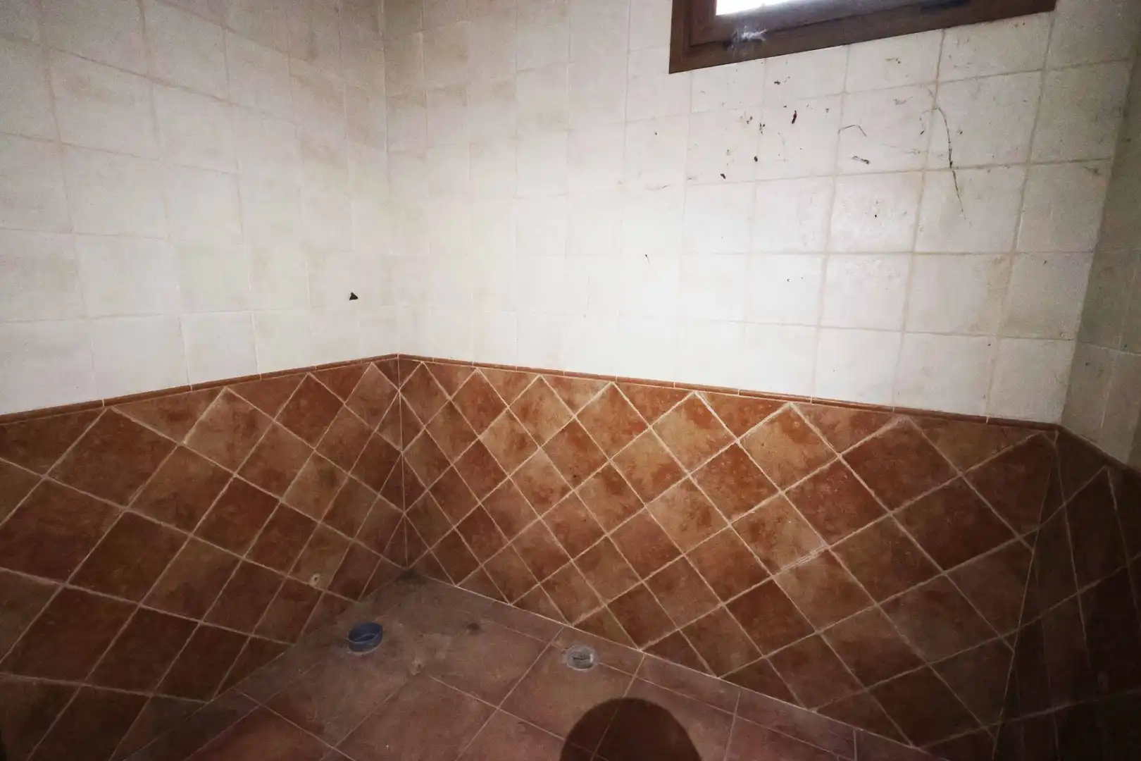 Bany de Casa o xalet en venda en Villa del Prado amb Calefacció i Traster
