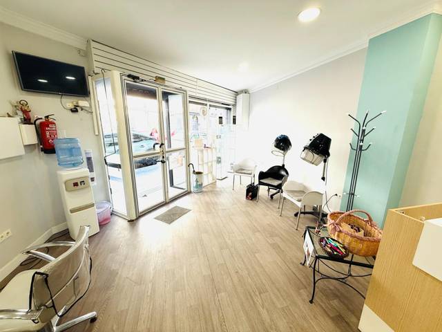 Local comercial en Alquiler en Calle del Compositor Ramón Medina en Viñuela - Rescatado