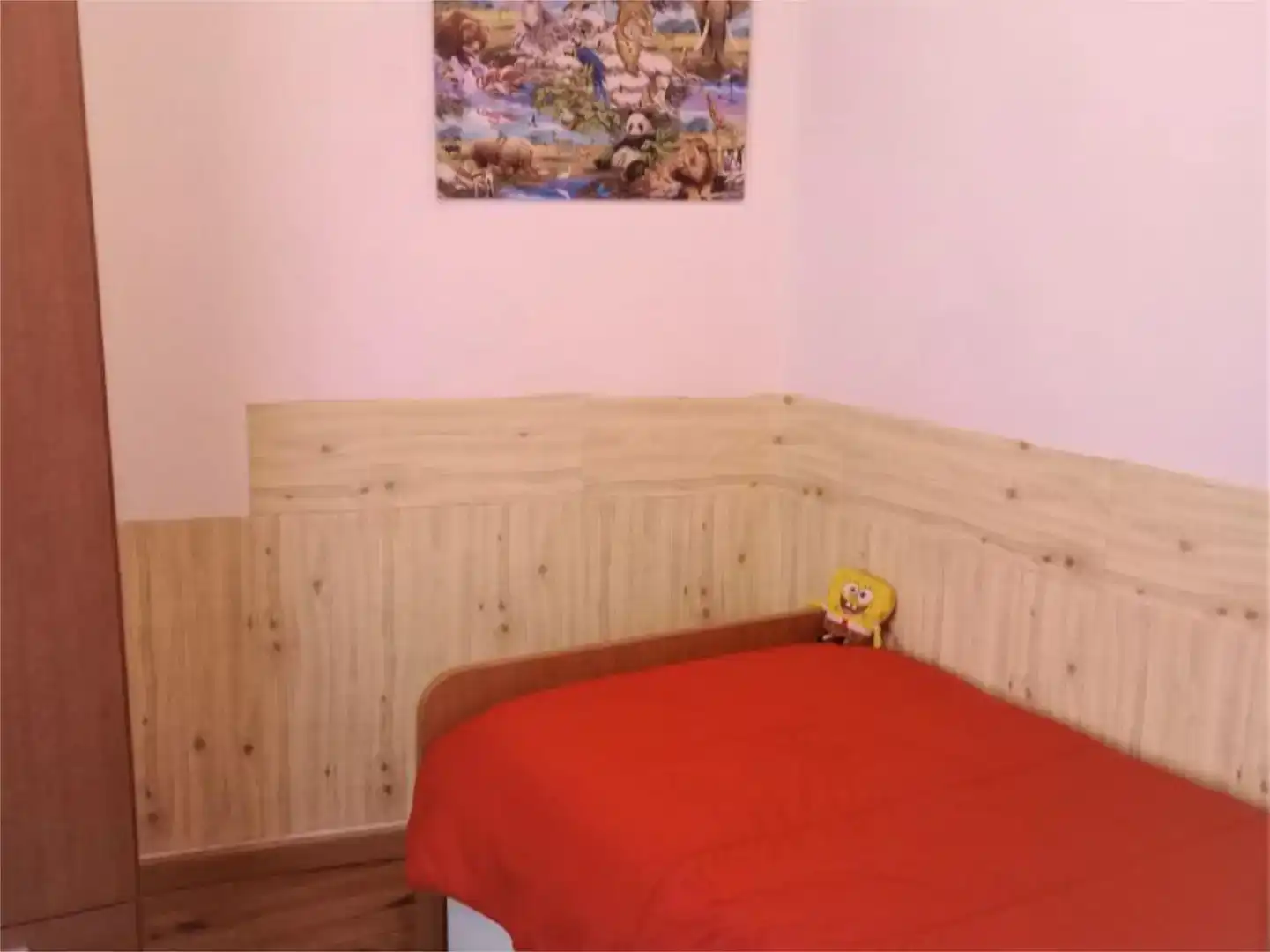 Dormitori de Pis de lloguer en Pías amb Jardí privat i Moblat