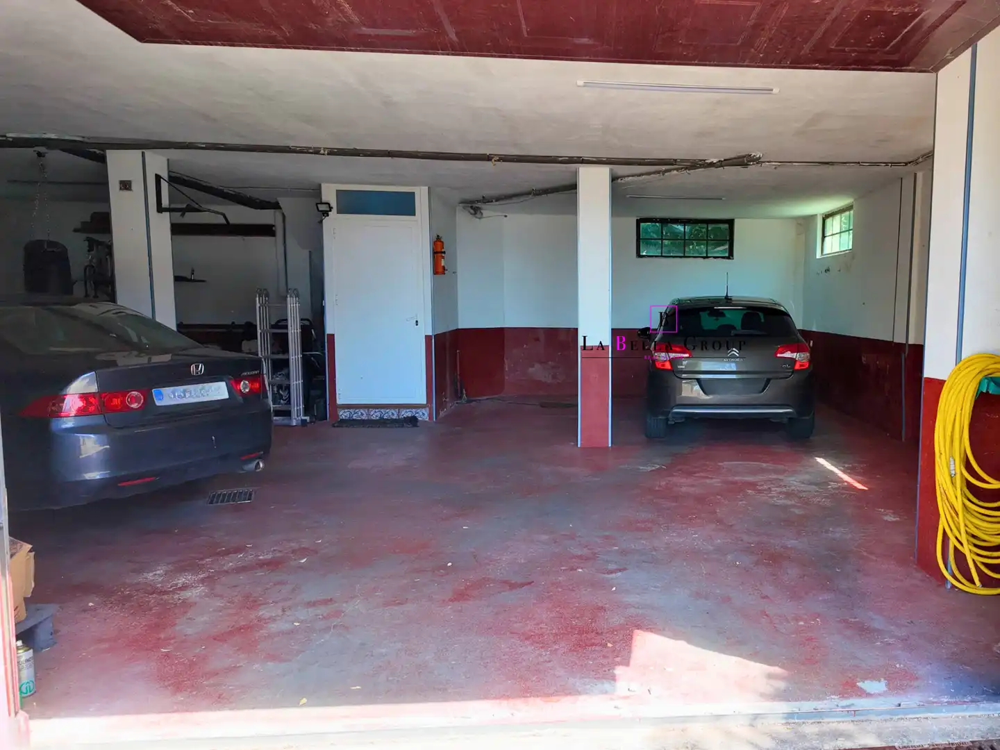 Aparcament de Casa o xalet en venda en Fisterra amb Calefacció, Jardí privat i Parquet