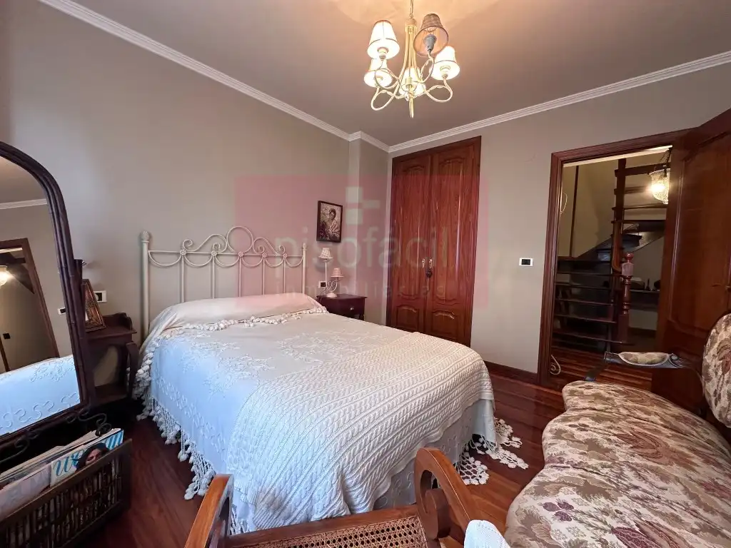 Habitación de Dúplex en venta en Lugo