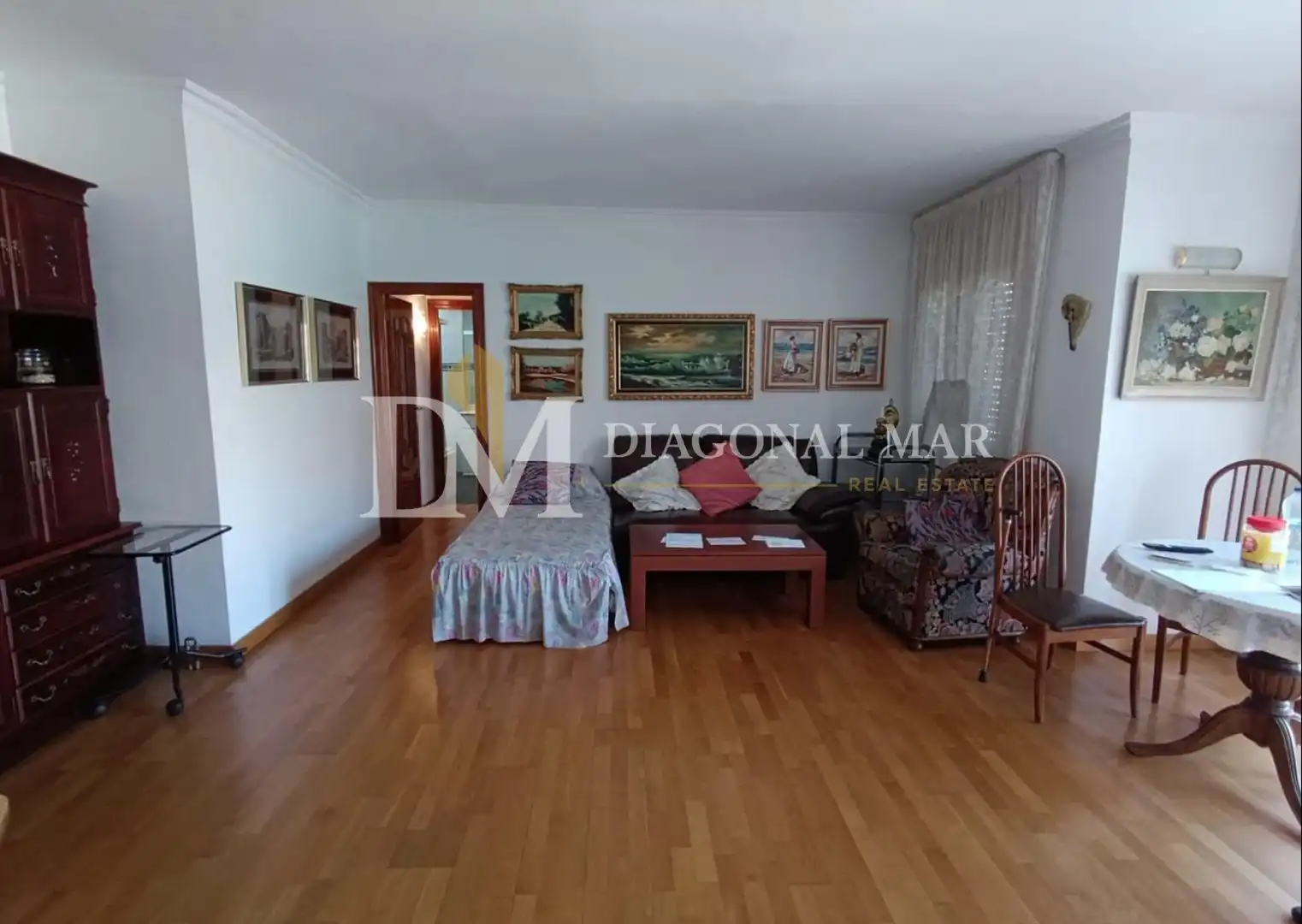 Wohnzimmer von Wohnung zum Verkauf in Barcelona mit Heizung, Abstellraum und Balkon