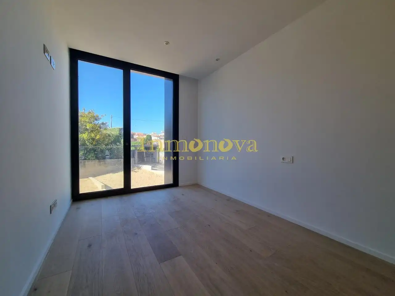 Habitación de Casa adosada en venta en Nigrán con Calefacción, Jardín privado y Terraza