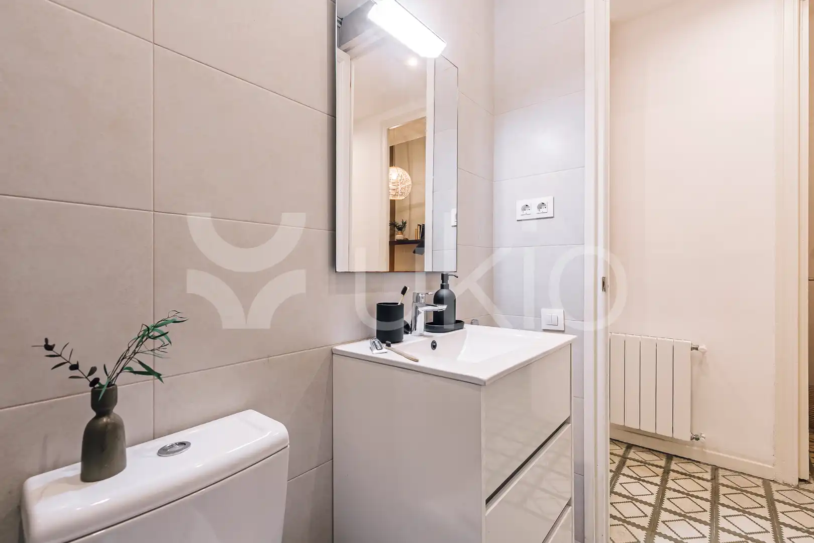Badezimmer von Wohnungen zur Miete in Barcelona mit Heizung, Möbliert und Ofen