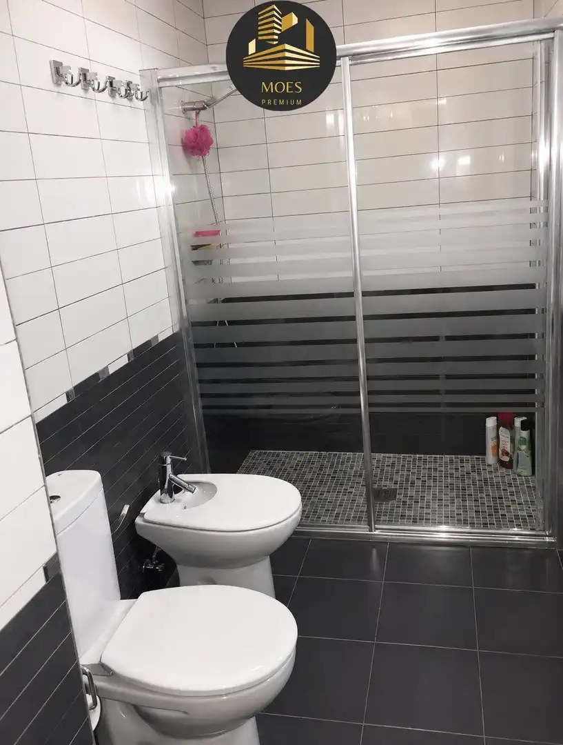 Bathroom of Flat for rent in Jaén  with Air Conditioner and Parquet flooring