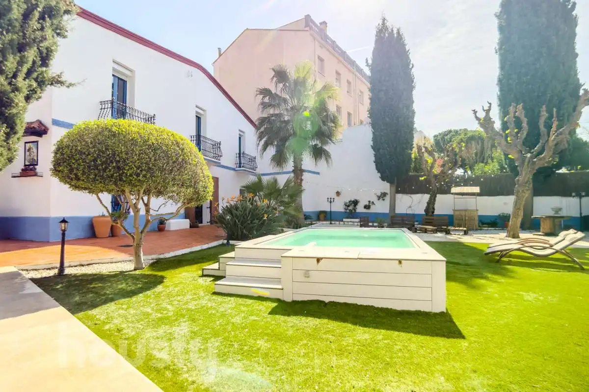 Piscina de Finca rústica en venta en Montgat con Calefacción, Jardín privado y Terraza