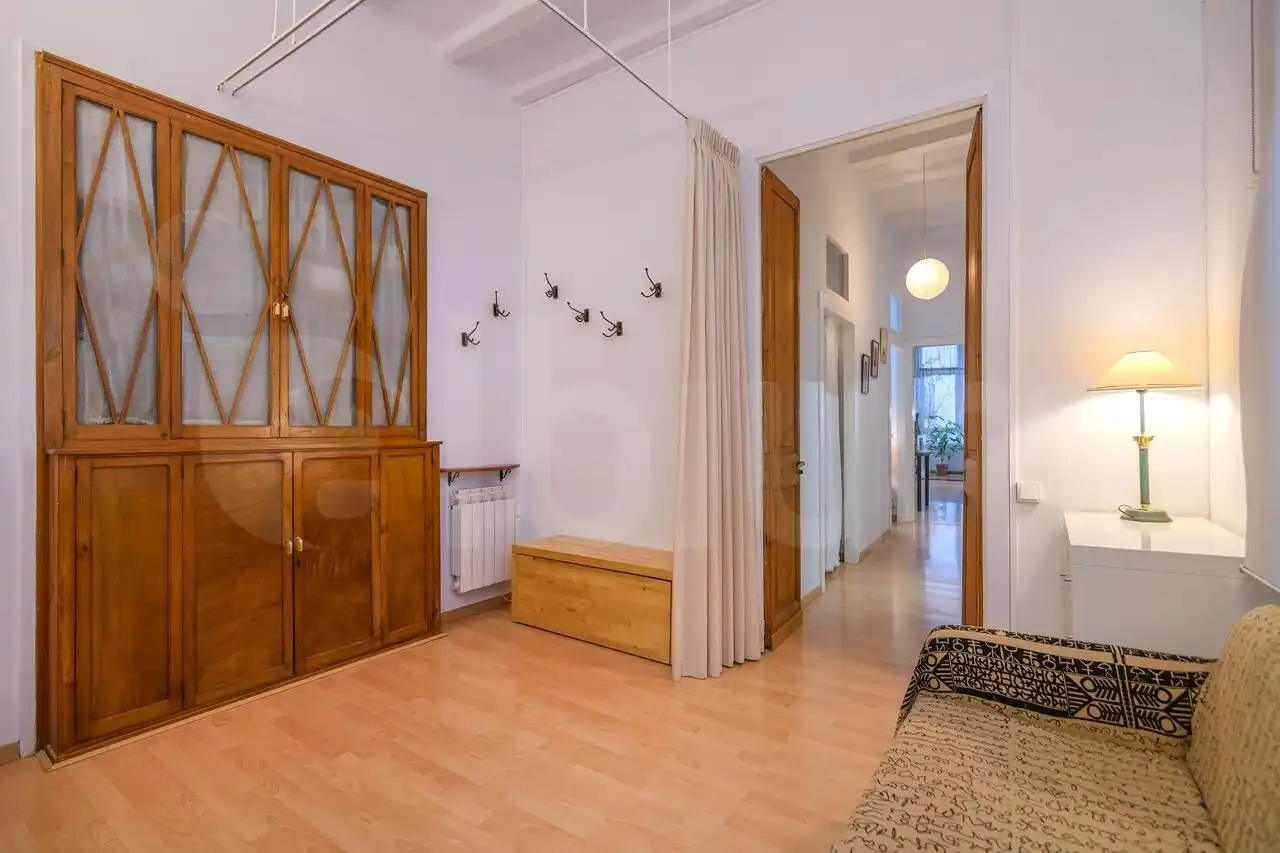 Wohnung zum Verkauf in Barcelona mit Heizung, Parkett und Terrasse