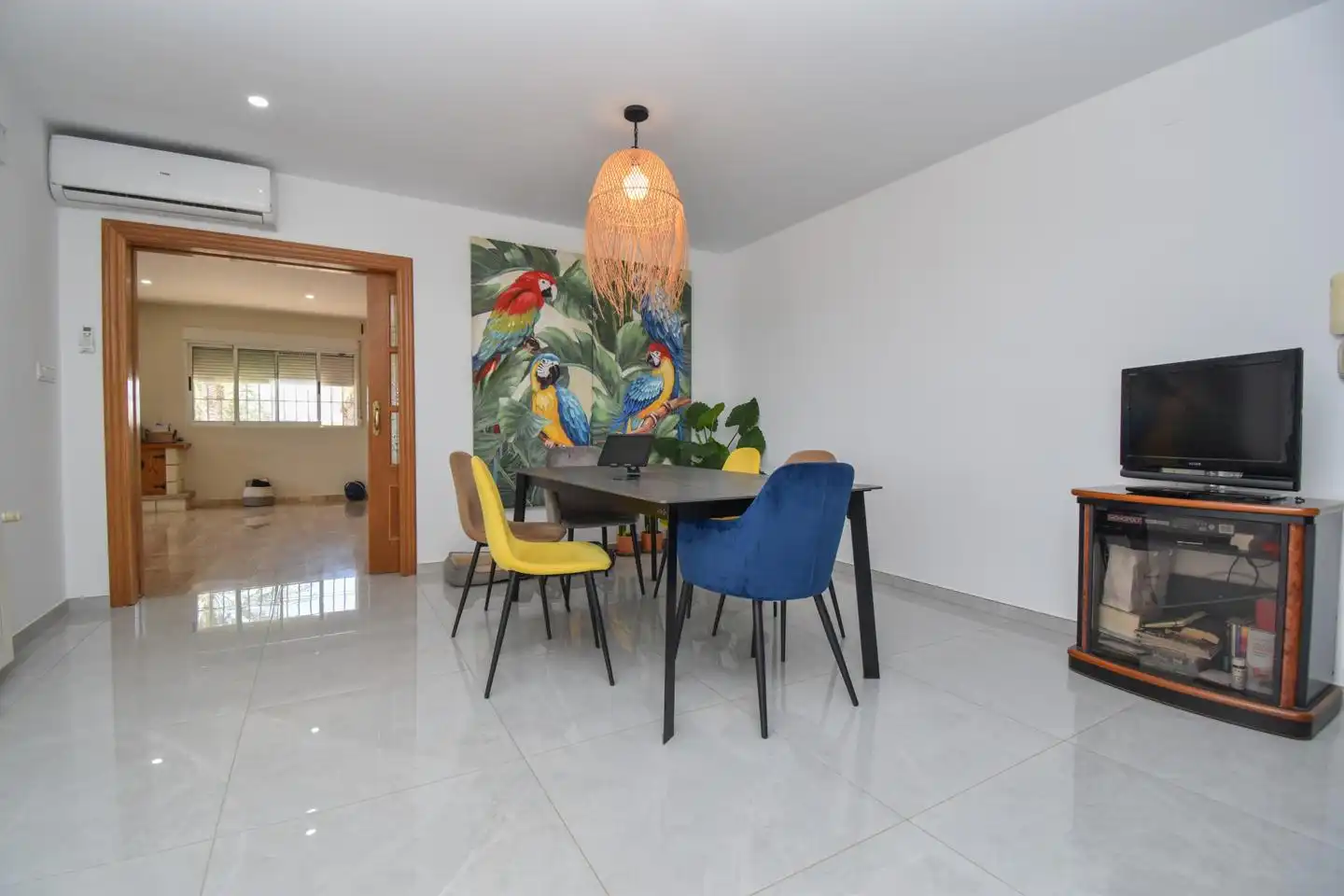 Menjador de Casa o xalet en venda en Elche / Elx amb Aire condicionat, Calefacció i Jardí privat