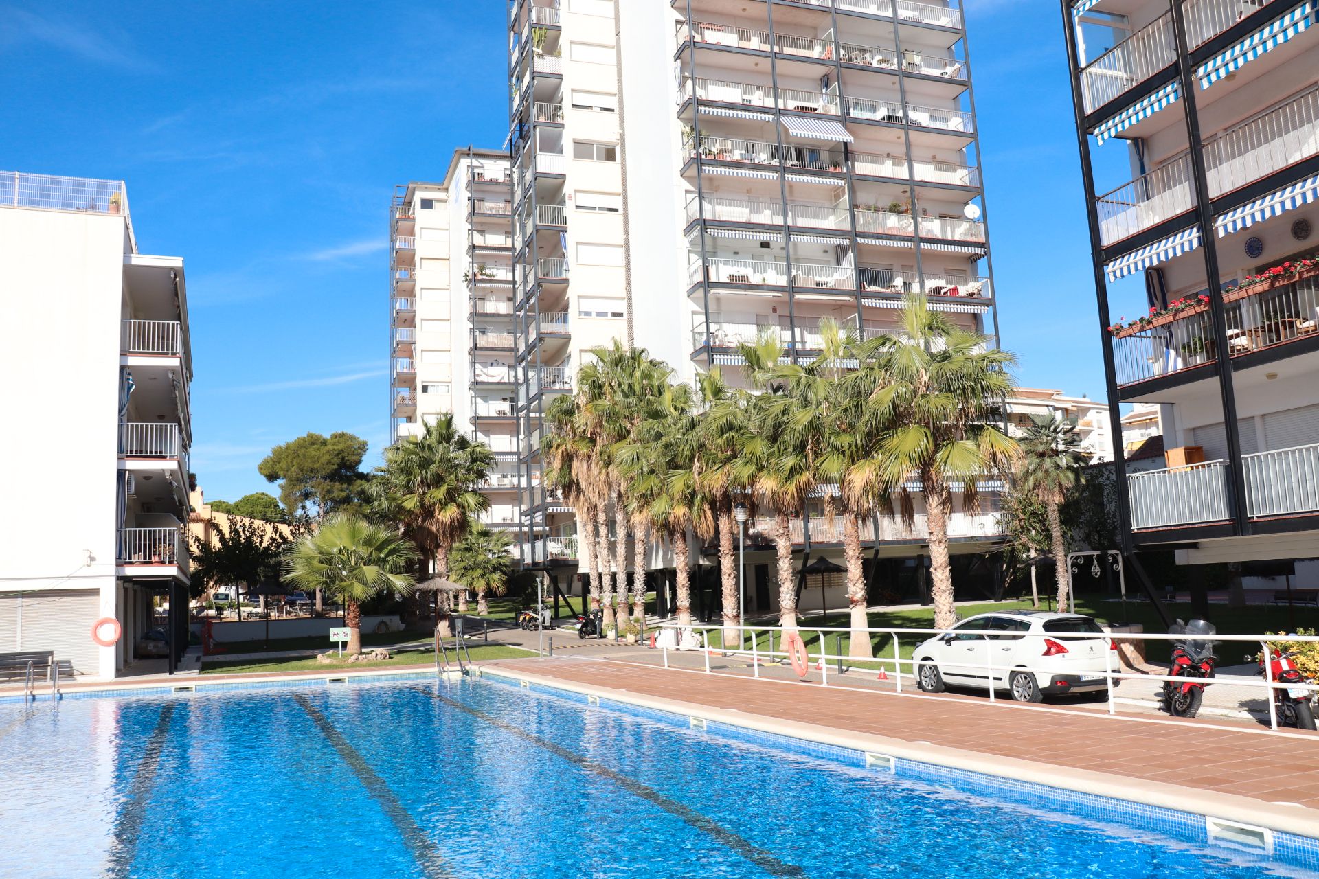 Piscina de Piso en venta en Sitges con Aire acondicionado, Calefacción y Terraza