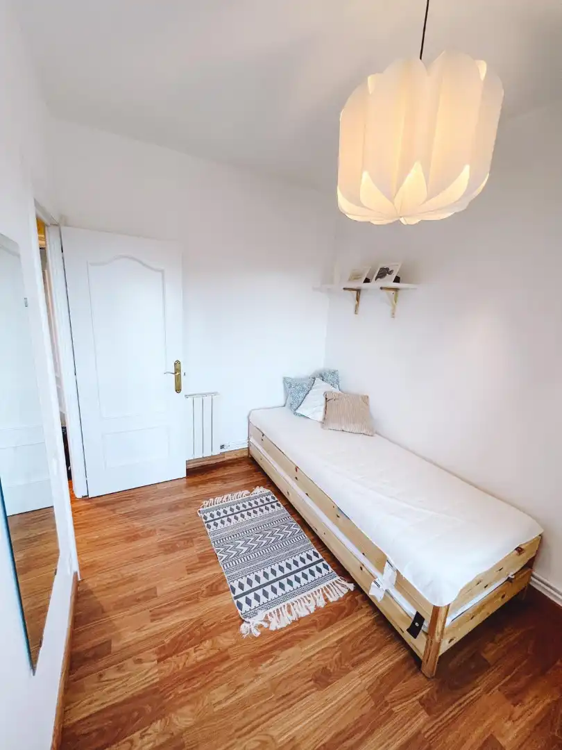 Bedroom of Flat for rent in Castro-Urdiales  with Heating, Terrace and Furnished