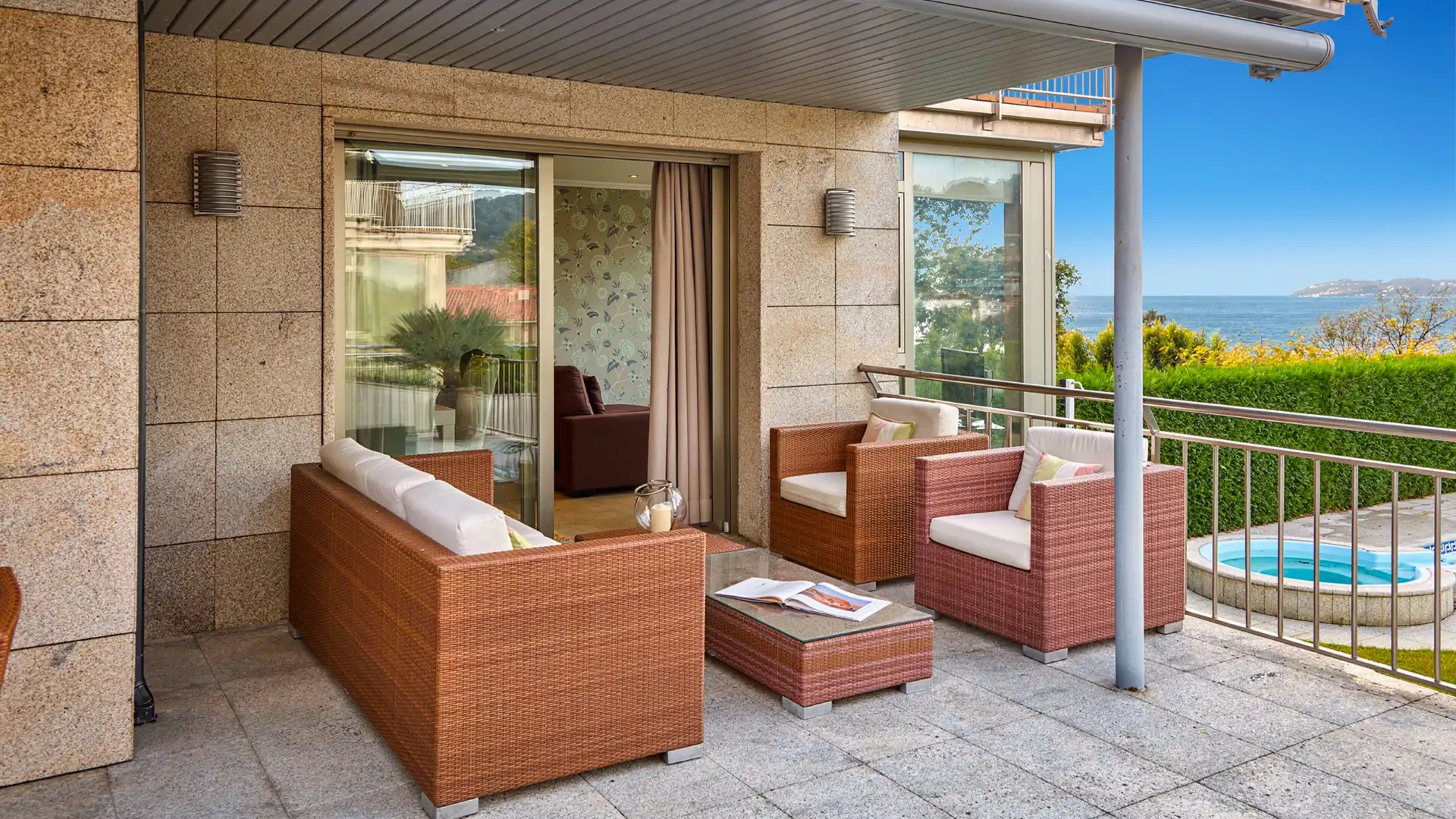 Terraza de Casa adosada en venta en Sanxenxo con Calefacción, Jardín privado y Parquet