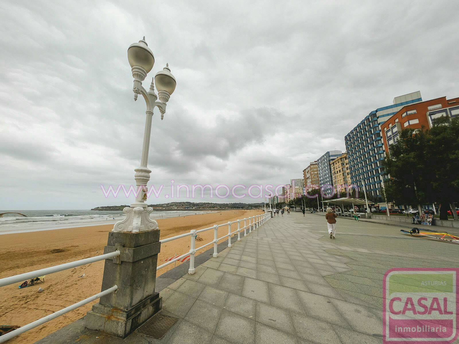 Vista exterior de Pis en venda en Gijón 