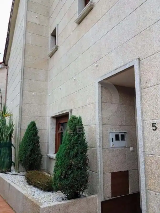 Vista exterior de Casa o xalet en venda en Sanxenxo amb Calefacció, Terrassa i Piscina