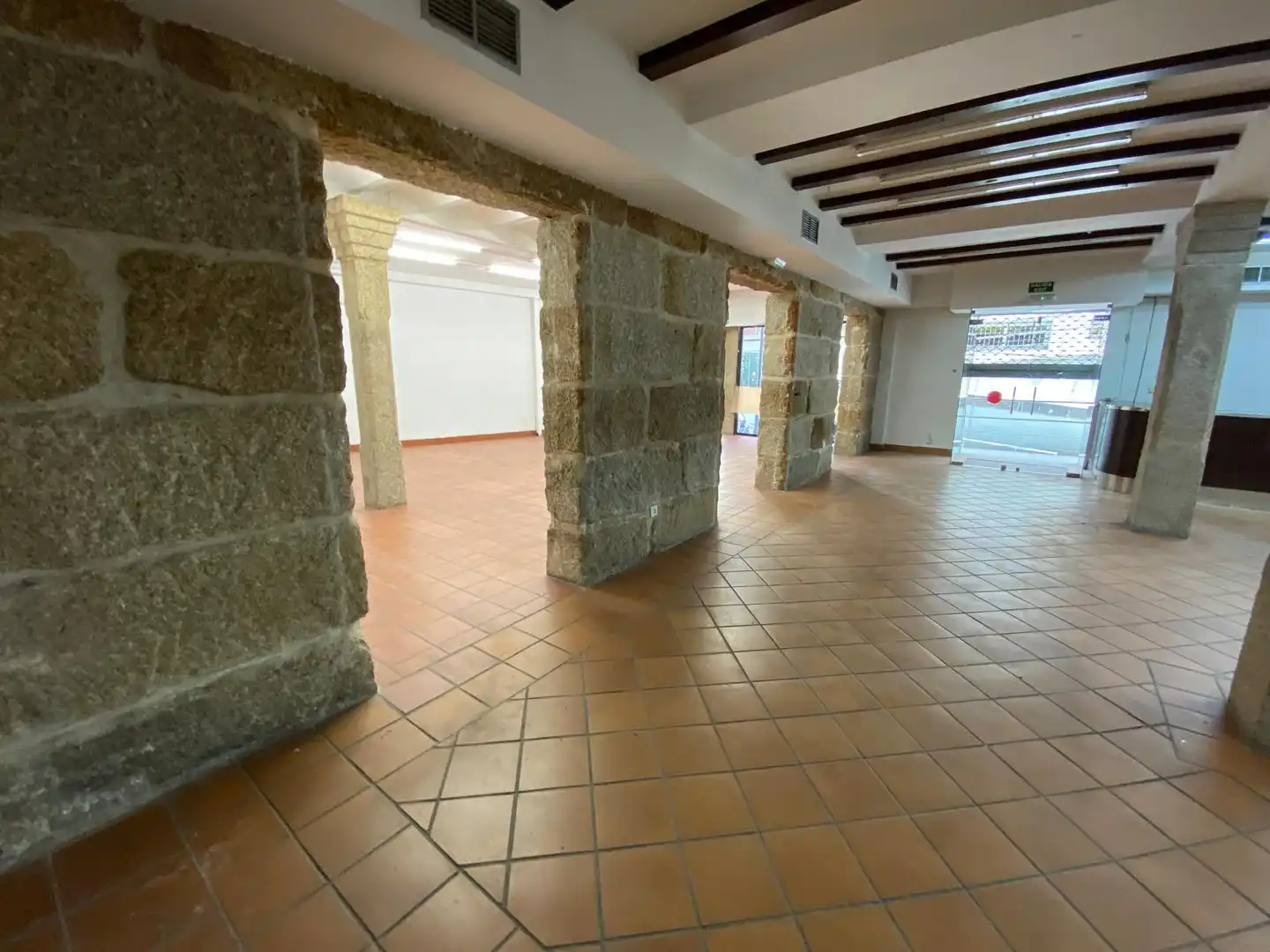 Local de alquiler en Ourense Capital  con Calefacción, Terraza y Amueblado