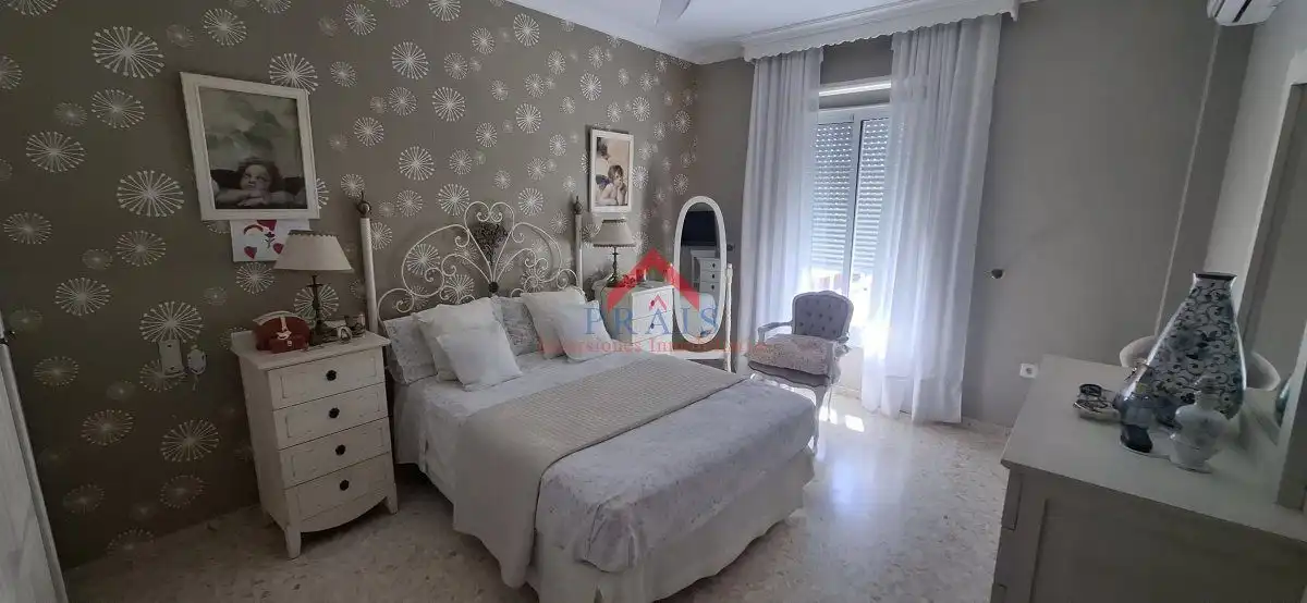 Habitación de Casa adosada en venta en Utrera con Aire acondicionado y Trastero