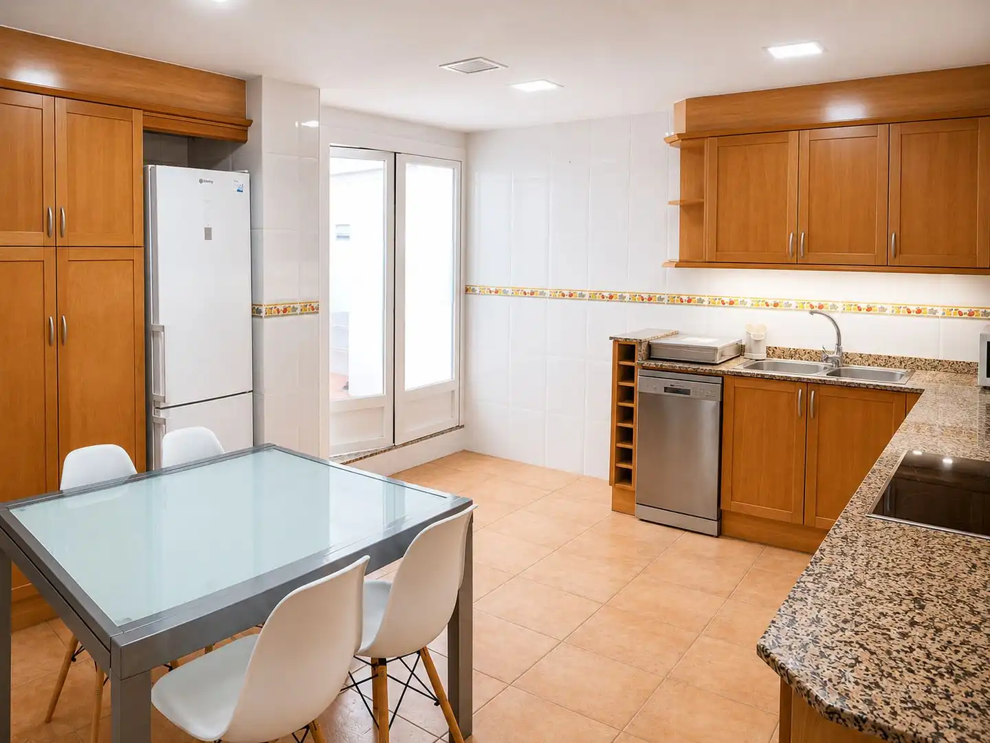 Küche von Wohnung zur Miete in Castellón de la Plana / Castelló de la Plana mit Klimaanlage