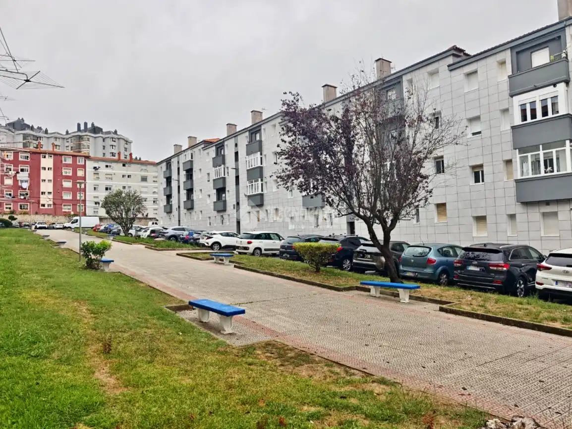 Parking de Piso en venta en Santander con Trastero y Balcón