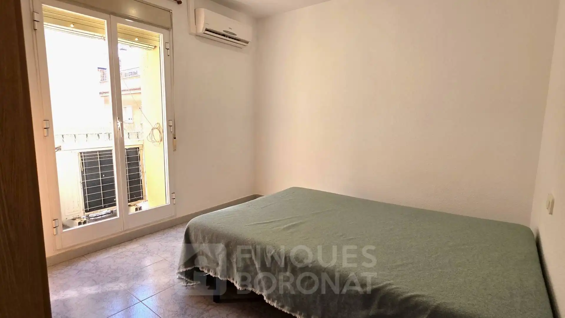Dormitori de Pis en venda en Tarragona amb Aire condicionat, Moblat i Forn