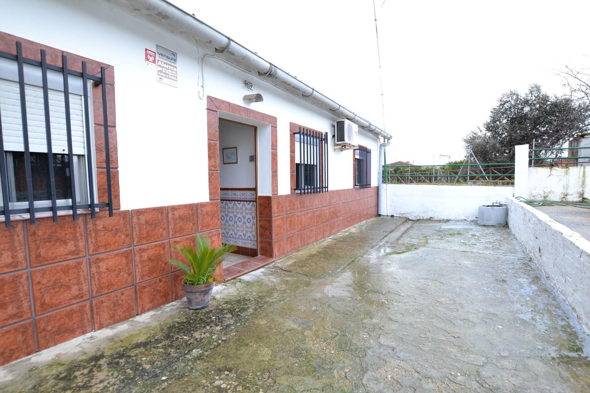 Exterior view of Single-family semi-detached for sale in  Córdoba Capital  with Air Conditioner