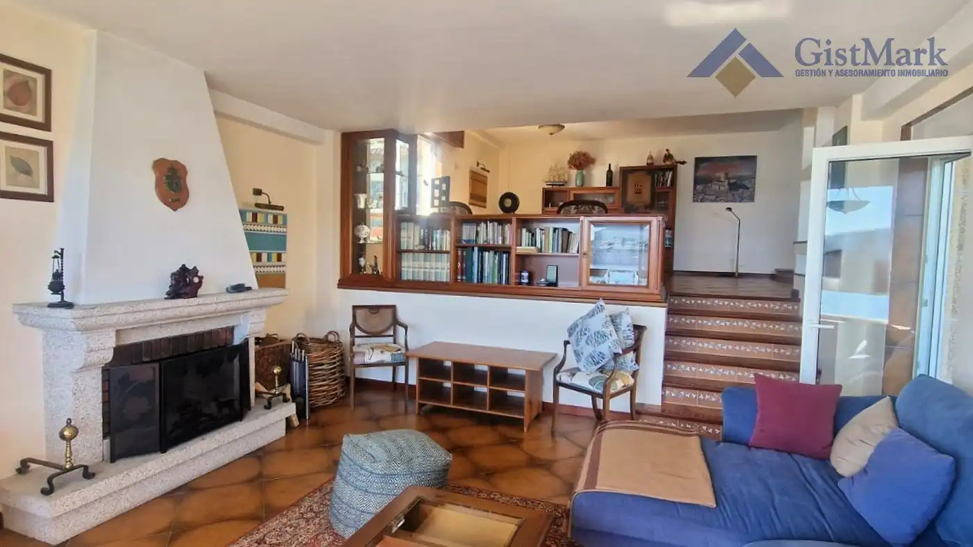Sala de estar de Casa o chalet en venta en Nigrán con Calefacción, Jardín privado y Terraza