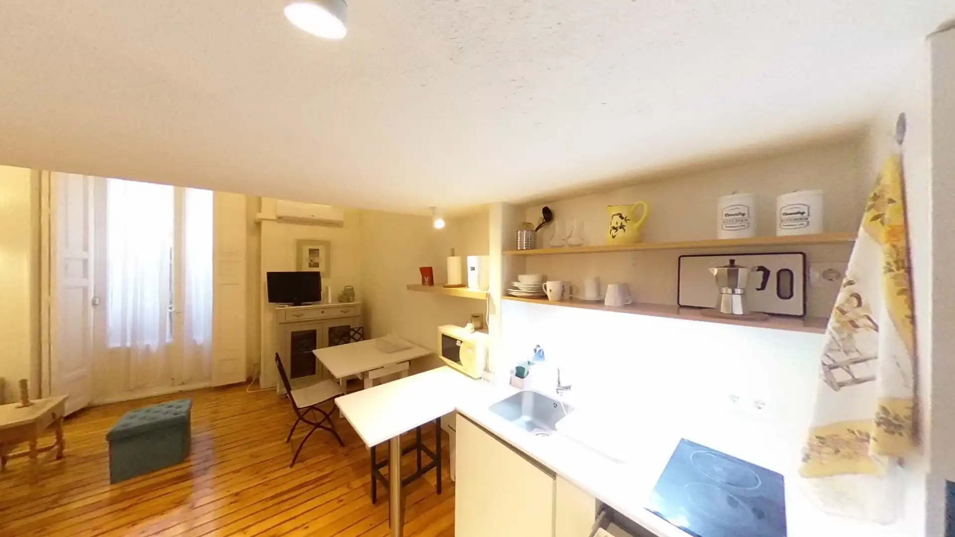 Flat for rent in Calle de Ventura de la Vega, Cortes - Huertas