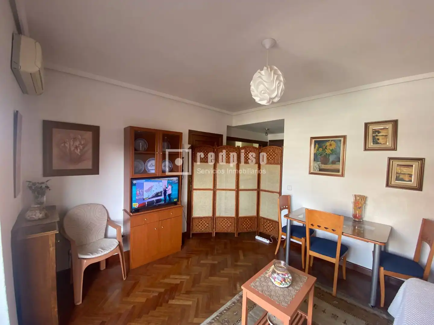 Wohnzimmer von Wohnung zur Miete in Madrid mit Klimaanlage, Privatgarten und Terrasse