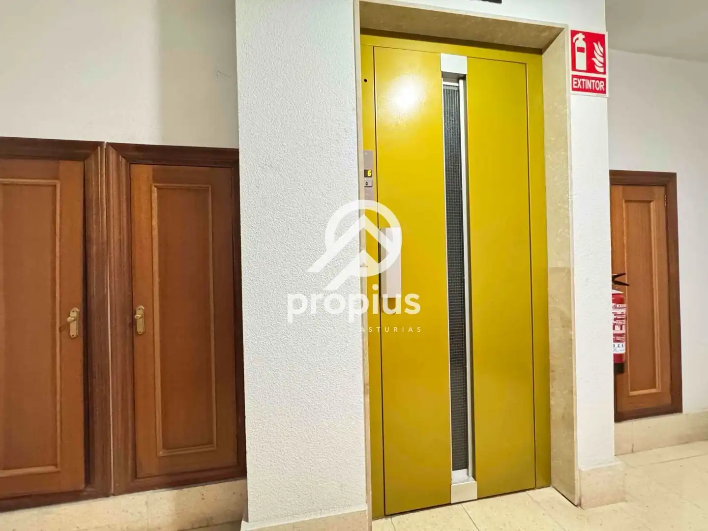 Piso en venta en Oviedo  con Calefacción, Parquet y Terraza