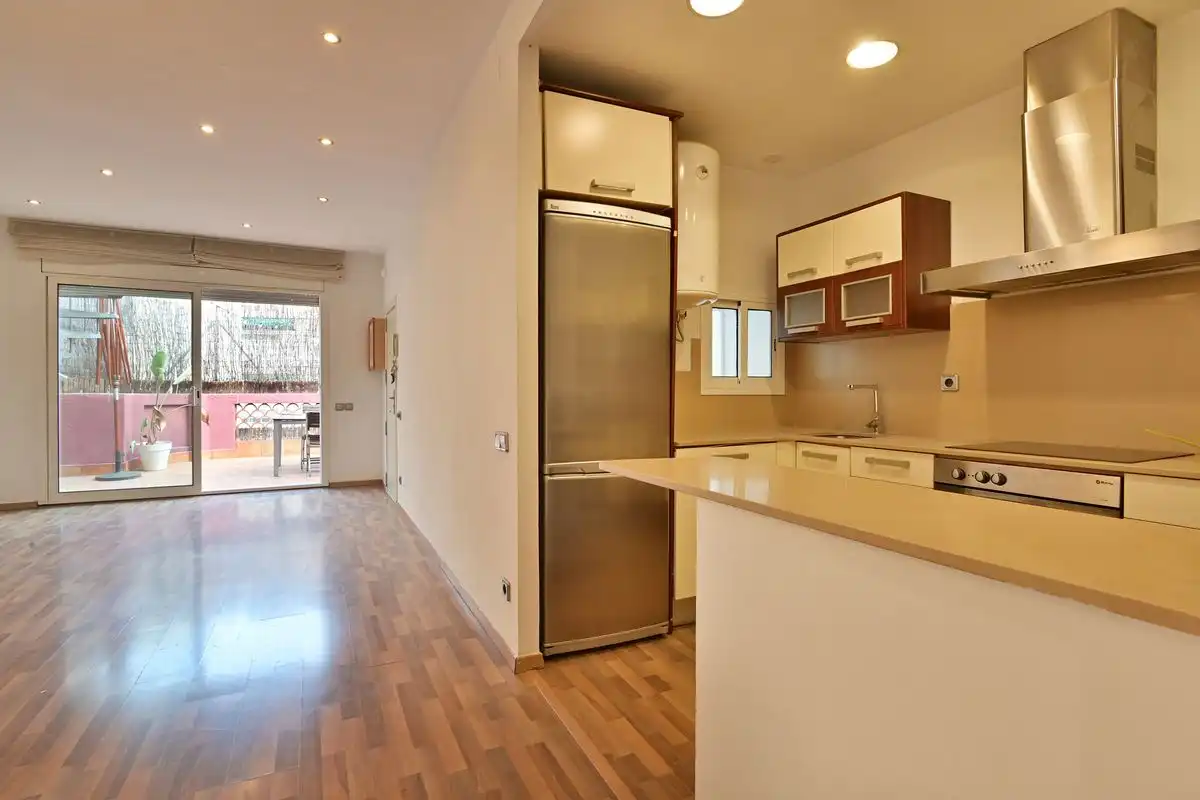 Cocina de Piso en venta en Barcelona con Calefacción, Terraza y Balcón
