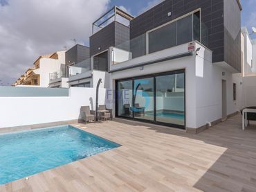 Casa amb piscina en venda a San Pedro del Pinatar