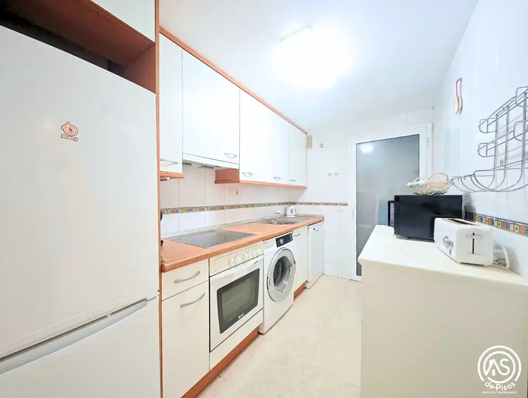 Cuina de Apartament de lloguer en Mont-roig del Camp amb Aire condicionat, Calefacció i Jardí privat