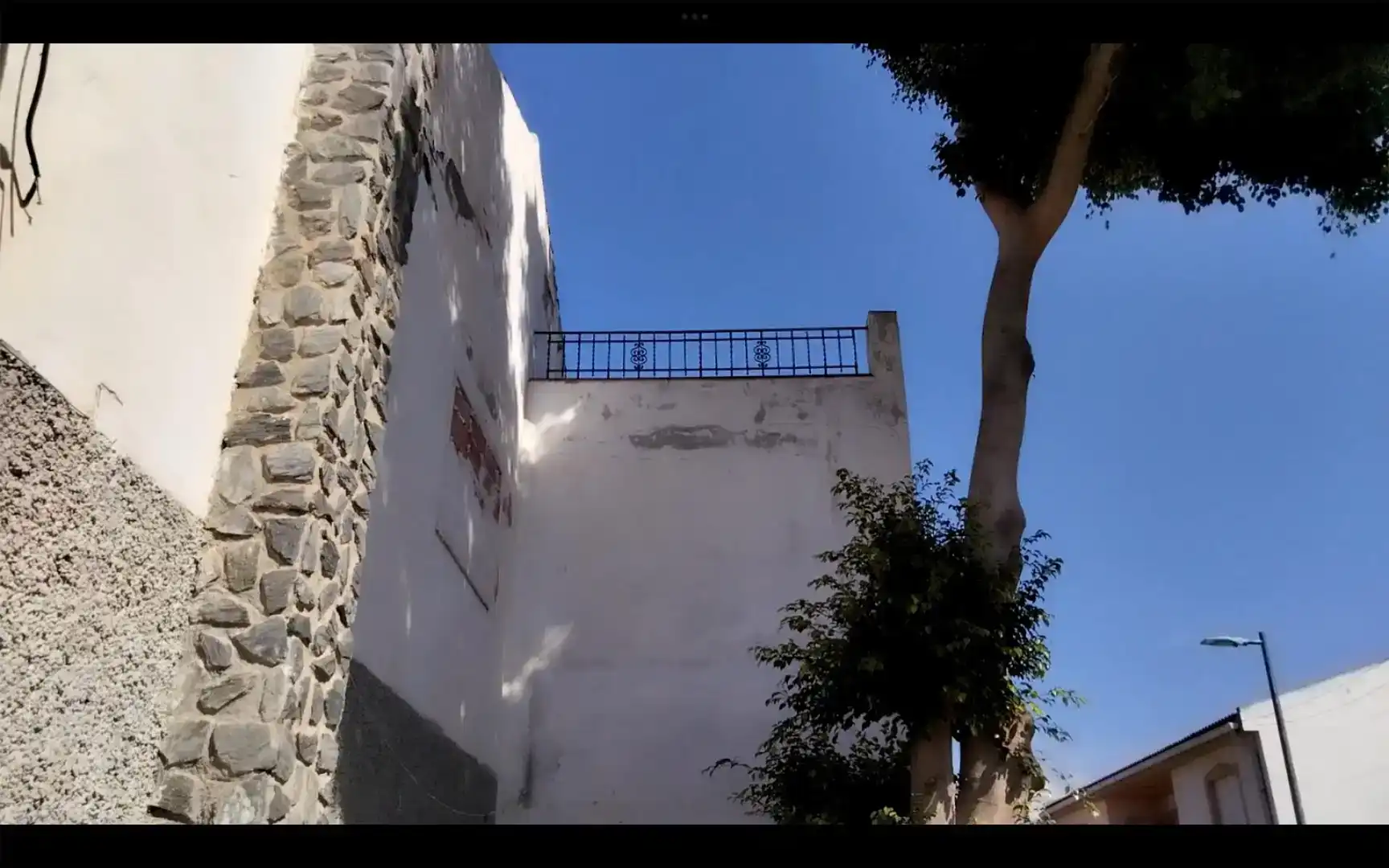 Vista exterior de Casa o xalet en venda en Motril amb Jardí privat