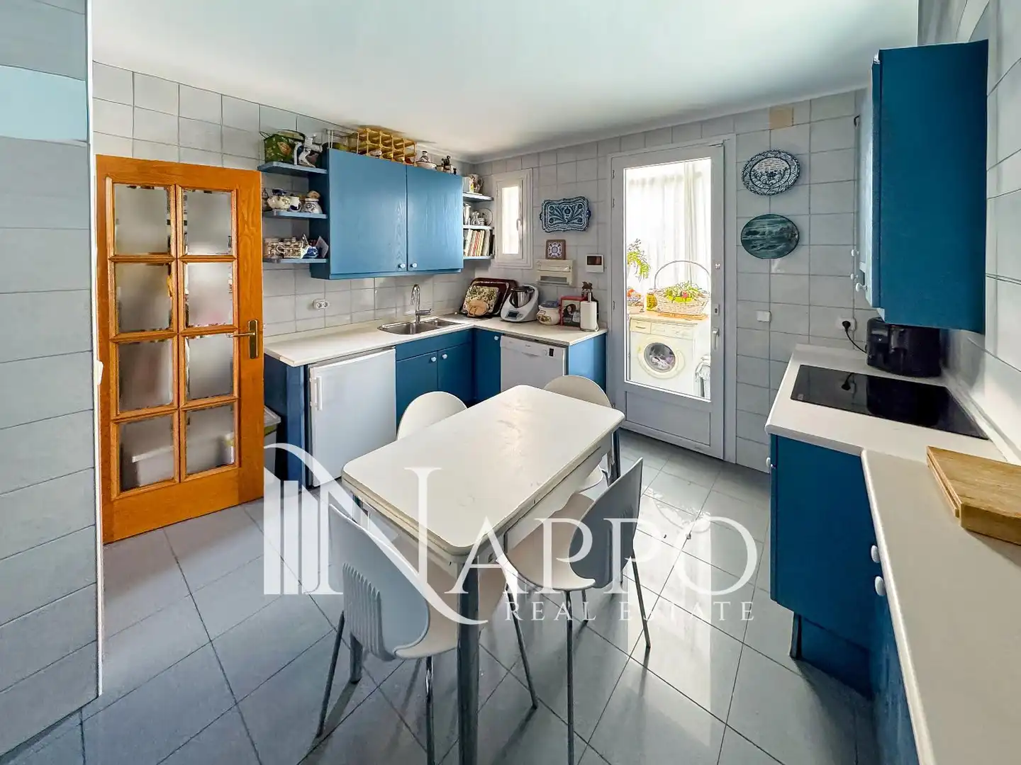 Kitchen of Attic for sale in Madrid  with Air Conditioner, Heating and Parquet flooring