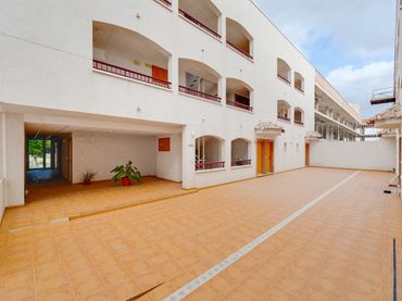 Flat with pool for sale in San Fulgencio