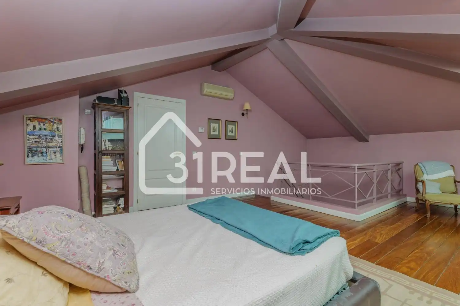 Dormitori de Casa o xalet en venda en Madrid