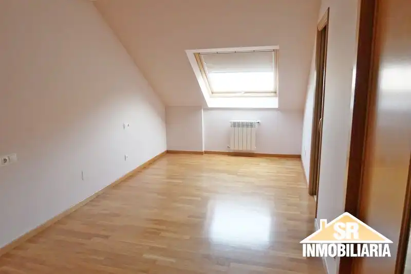 Habitación de Piso de alquiler en A Coruña Capital  con Calefacción, Parquet y Horno