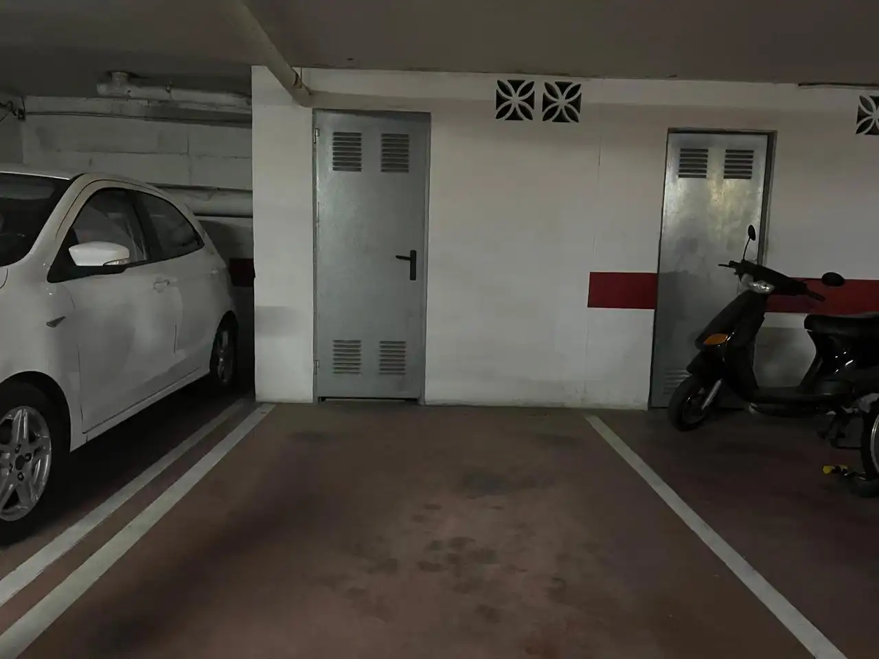 Parking de Ático de alquiler en Benalmádena con Aire acondicionado, Terraza y Trastero
