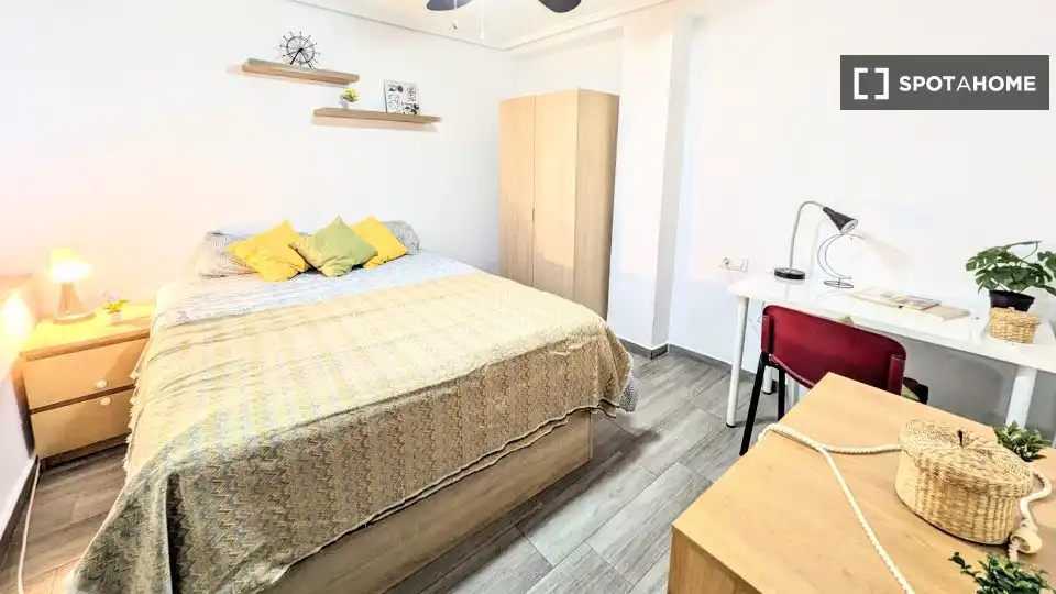 Habitación de Piso de alquiler en Burjassot con Aire acondicionado, Calefacción y Amueblado