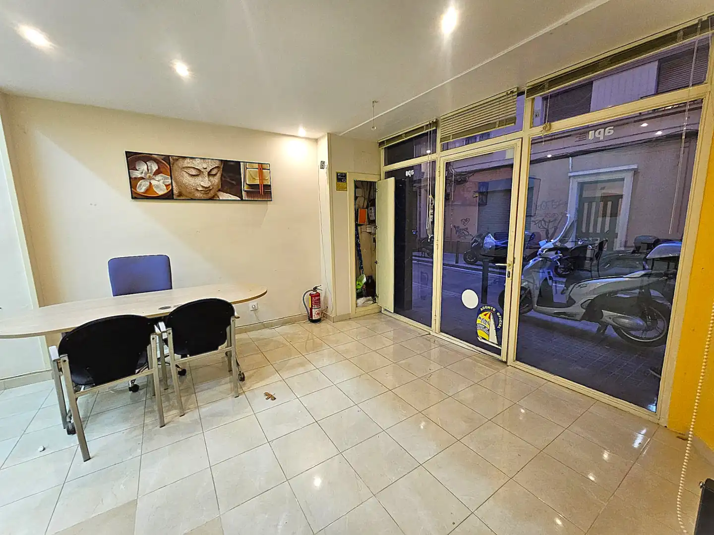 Office for sale in L'Hospitalet de Llobregat  with Air Conditioner, Storage room and Alarm
