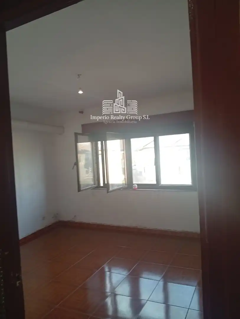 Außenansicht von Wohnung zum Verkauf in Avilés mit Terrasse