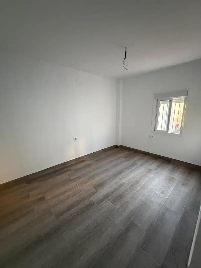 Habitación de Piso en venta en Tocina con Terraza y Balcón