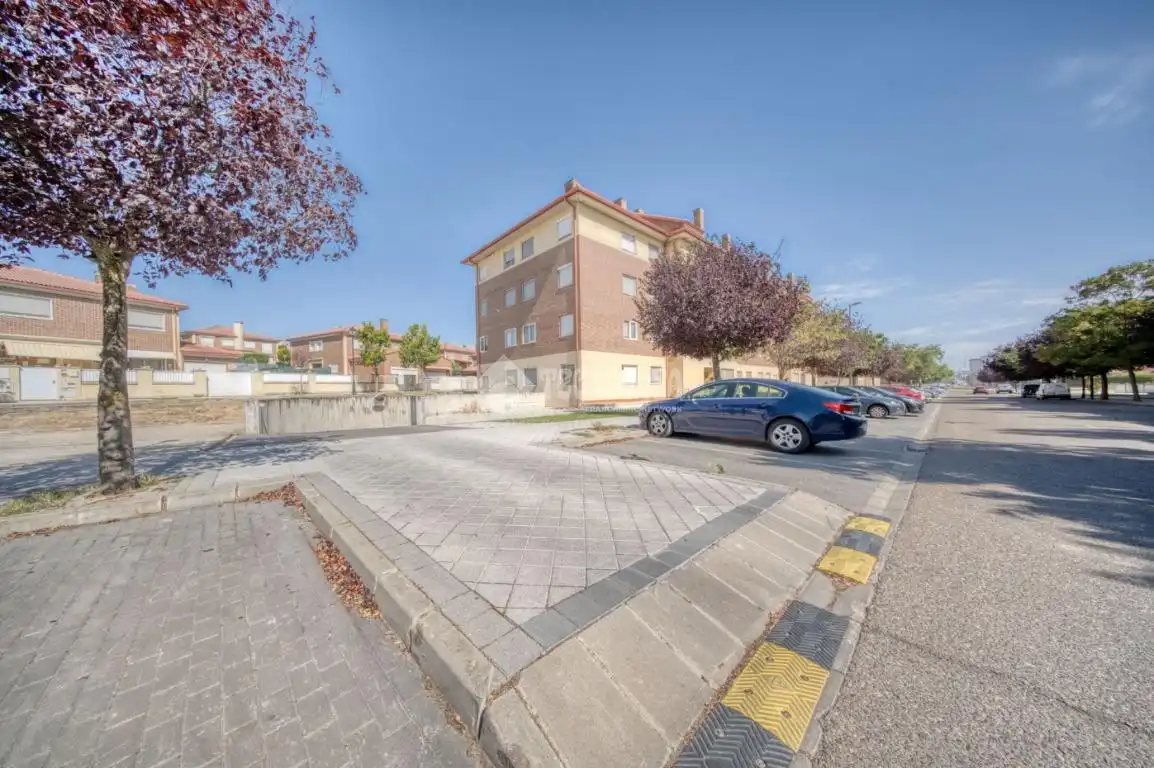 Flat with lift for sale in Laguna de Duero, imagen 2