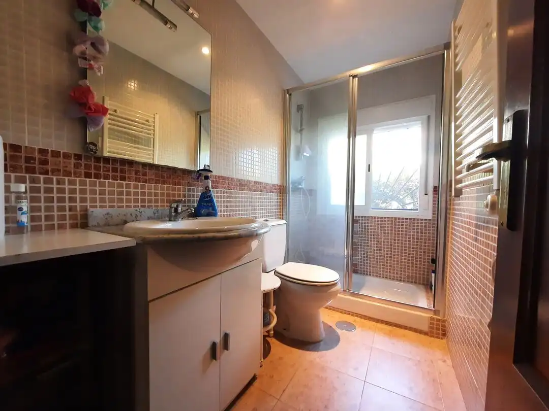 Baño de Casa o chalet en venta en Escalona con Calefacción, Jardín privado y Trastero