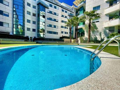 Piscina de Pis en venda en Ripollet amb Aire condicionat, Calefacció i Parquet