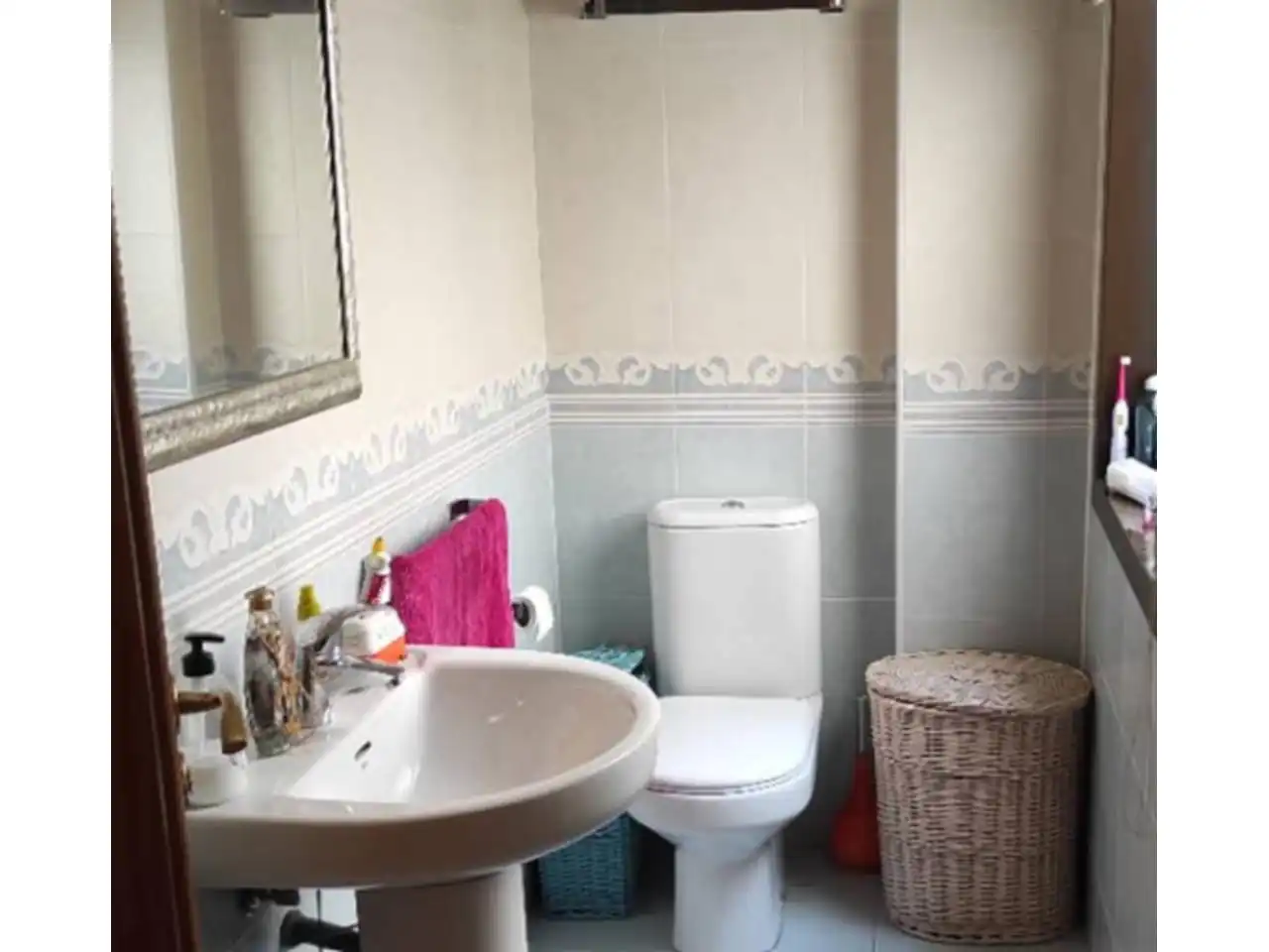 Badezimmer von Wohnungen zum Verkauf in Ourense Capital  mit Heizung, Parkett und Terrasse