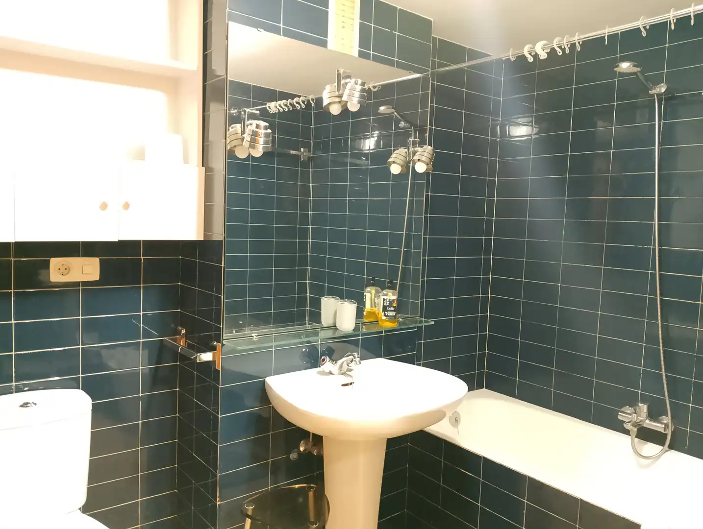 Badezimmer von Wohnung zur Miete in Donostia - San Sebastián  mit Heizung, Terrasse und Möbliert