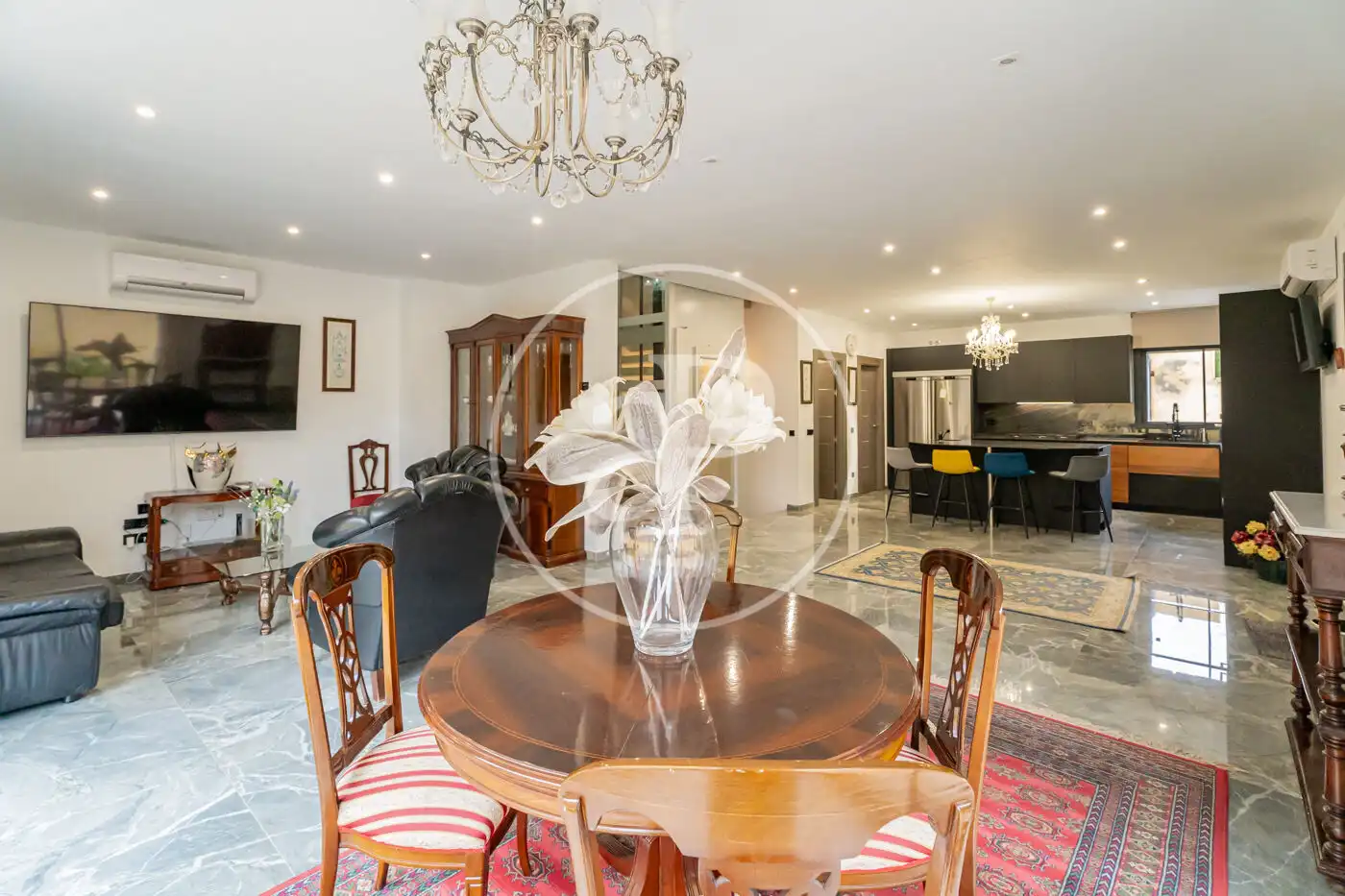 Comedor de Casa adosada en venta en Pozuelo de Alarcón con Aire acondicionado, Calefacción y Jardín privado