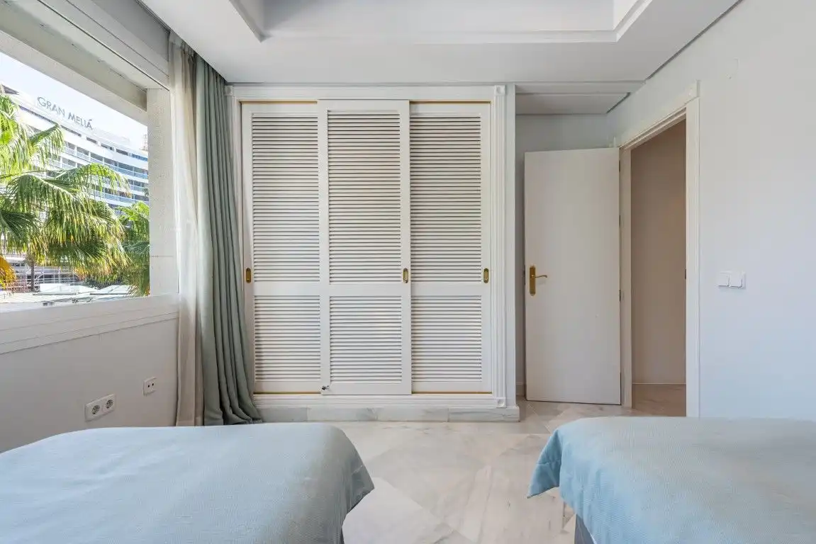 Habitación de Apartamento en venta en Marbella con Aire acondicionado, Calefacción y Trastero