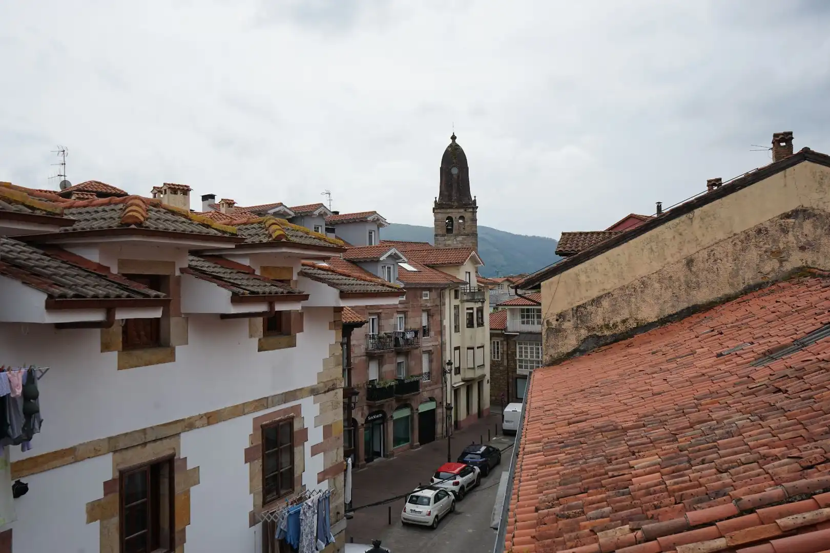 Vista exterior de Pis en venda en Cabezón de la Sal amb Calefacció i Terrassa